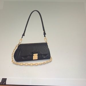 Authentic Louis Vuitton baguette shoulder bag